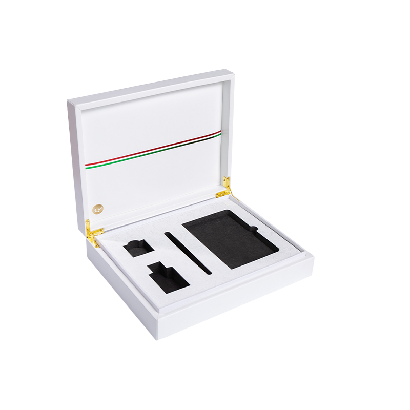 Luxury Watch Alahas Regalo Box na may Magnetic Clasp Hard Case